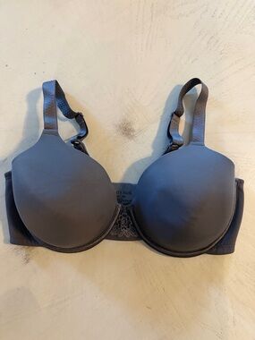 Vanity Fair Smooth Gray Molded Cup Bra 36D EUC